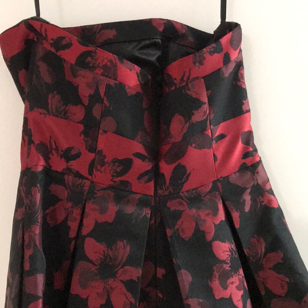 White House Black Market Dress - BOGO same priced item - Picture 5 of 5